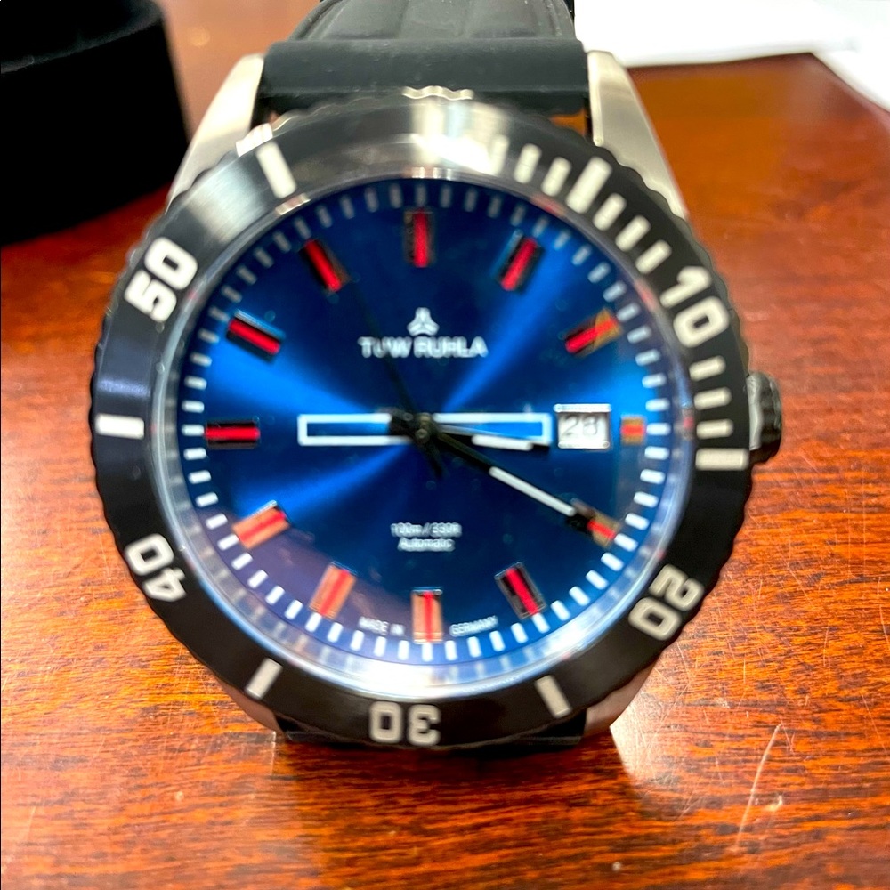 TUW Ruhla  Globetrotter 20243-051702-I   Automatic Mens Watch.